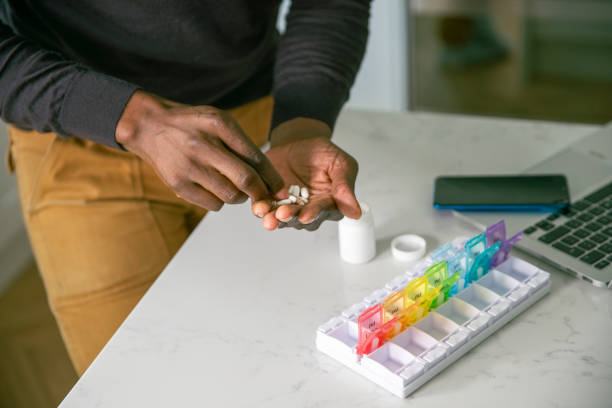 medication adherence devices and medication adherence programs